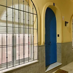 https://apartamentos-la-puerta-azul-el-bajondillo-torremolinos.hotelsinnerja.org